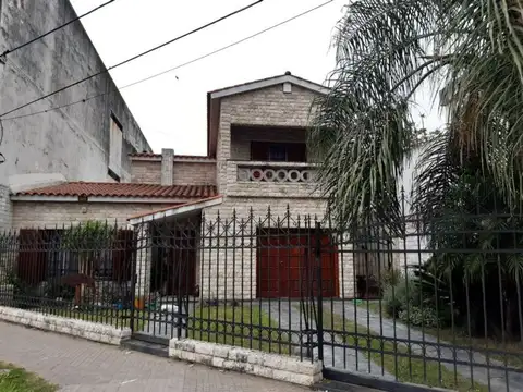 AV. JUAN D. PERON 1500