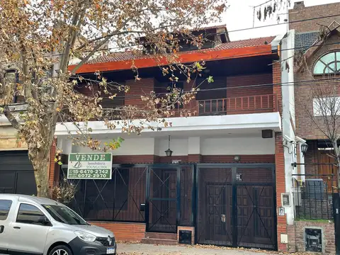 Flores Venta Casa / Lote 8 Amb.  Garaje Pileta Patio