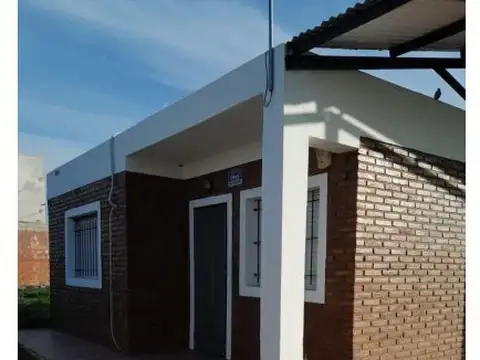 Casa 5 ambientes con 2 baños