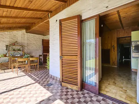 CASA 4 AMBIENTES CON JARDIN EN RAMOS MEJIA