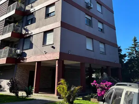 DEPTO 4 AMB C/ESPACIO GUARDA COCHE  A LA GRAL PAZ