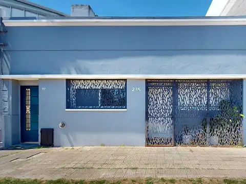 PH tipo casa en VENTA al frente 2 dorm. y patio