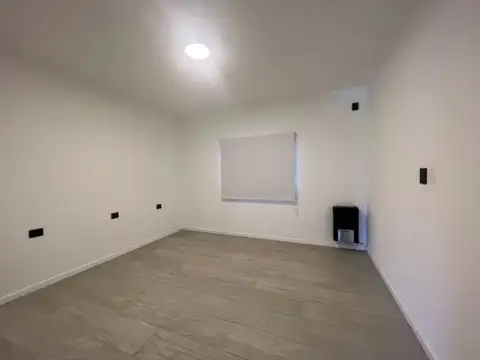 Casa en Alquiler con 1 cochera