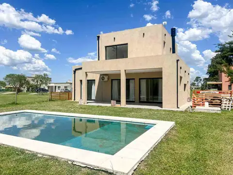 CASA 4 AMBIENTES EL ENSUEÑO PILETA JARDIN 640 M2