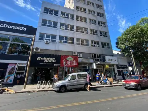 Av. Urquiza 4700, Piso 4