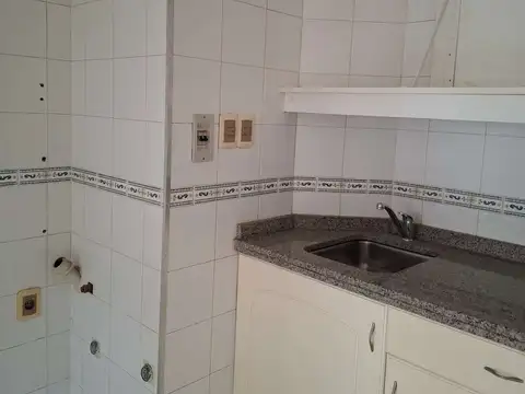 APTO 1D EN TRES CRUCES, PORTERÍA 24 HS Y BARBACOA