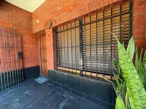 Depto Tipo Casa en Venta de 8 ambientes