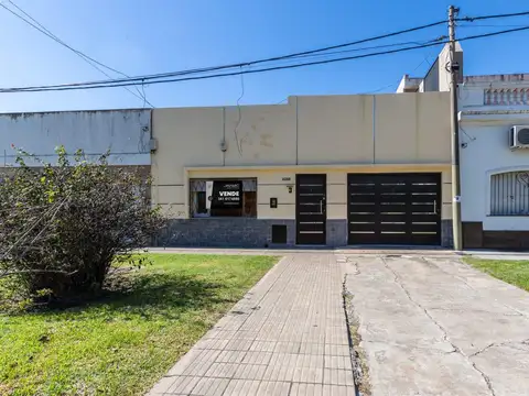 VENTA - CASA TRES DORMITORIOS - JORGE CURA