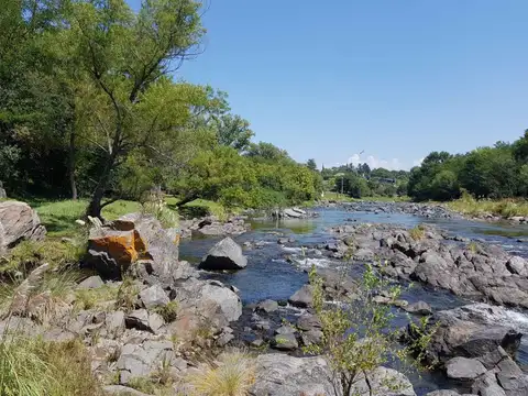 Oportunidad Única: Hermoso Lote a Pasos del Río en B° Santa Mónica, Calamuchita (Cod. 2159)