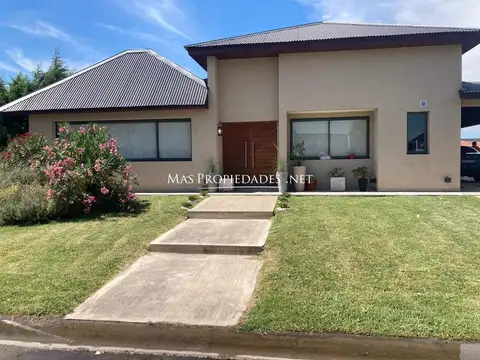 Venta Casa en El Rebenque 4 Dormitorios Canning