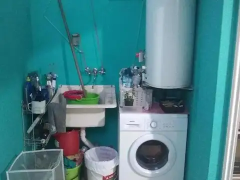 P-H EN DOS PLANTAS EN ESQUINA DE 3 AMBIENTES CON GARAGE