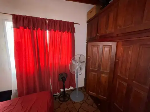 Casa 6 ambientes con 2 baños