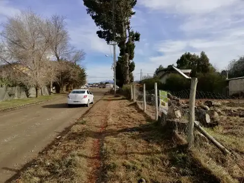 Lote en PH de 618 m2 con planos aprobados para edificar dos viviendas de tres ambientes.