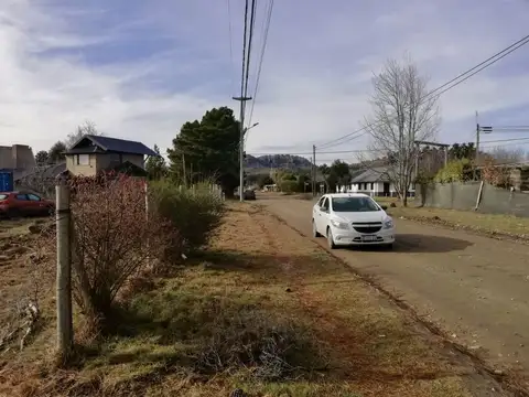 Lote en PH de 618 m2 con planos aprobados para edificar dos viviendas de tres ambientes.