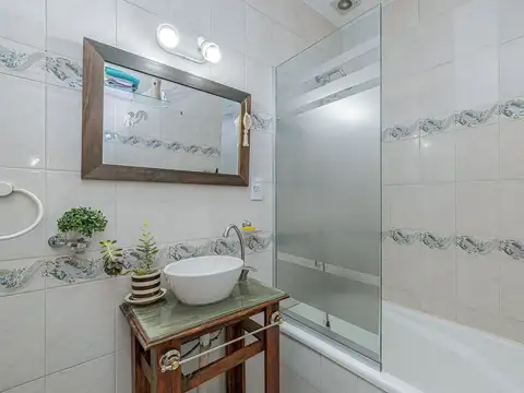 Casa 4 ambientes con 2 baños