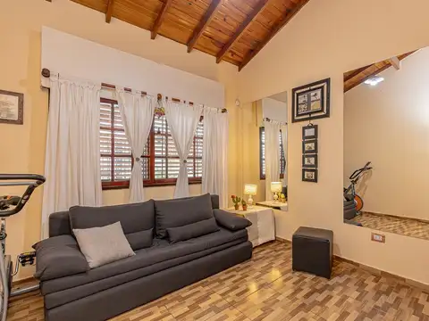 VENTA CASA ITUZAINGÓ NORTE 4 AMB PILETA PLAYROOM