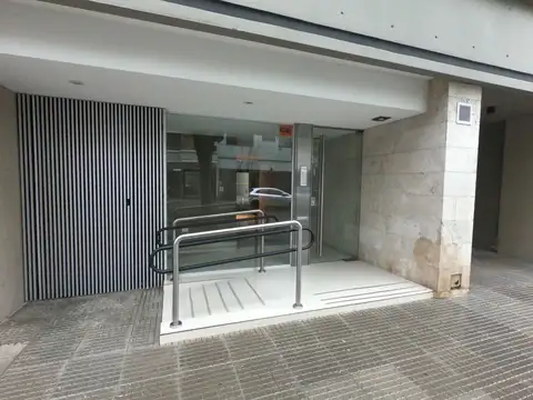 Alquiler Departamento Monambiente, 2 años antiguedad. Detalles de categoria con balcon