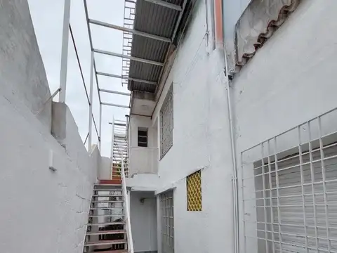 Depto Tipo Casa en Alquiler de 3 ambientes