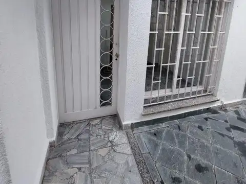 Dpto 3 amb. C/ patio en el corazón de Barrio Naon