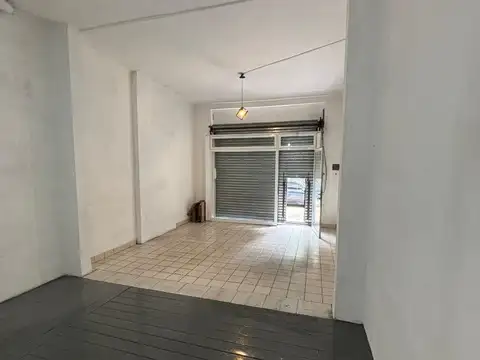 Local en Alquiler Via Pública