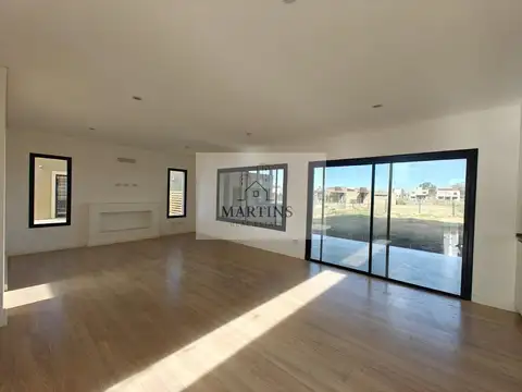 Casa 5 ambientes con 3 baños