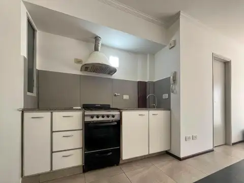 Av. Pellegrini  al 0/100