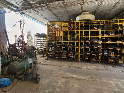 Galpon en Venta 10  mts Frente