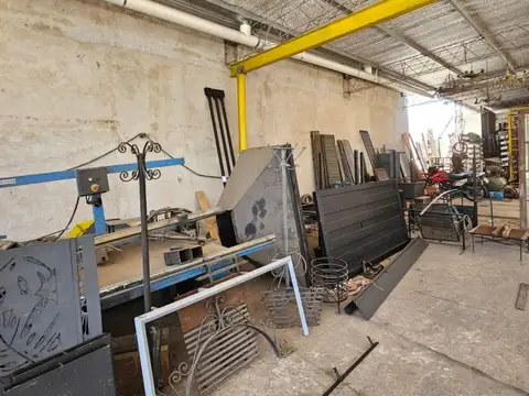 Galpon en Venta 30  mts Fondo