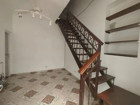 Departamento tipo casa de 3 ambientes en alquiler en Boedo