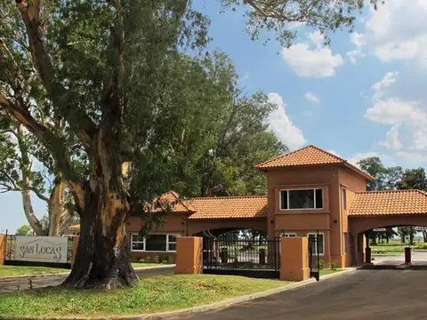Lote interno de 800 m2 en Club de Campo San Lucas. Canning-San Vicente.