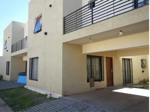 Casa en Alquiler de 3 dormitorios