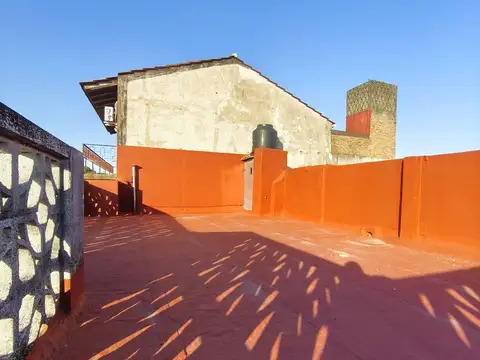 Depto Tipo Casa en Alquiler en Villa Ballester, $ 695.000