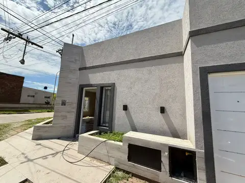 Casa - Venta - Argentina, Lobos