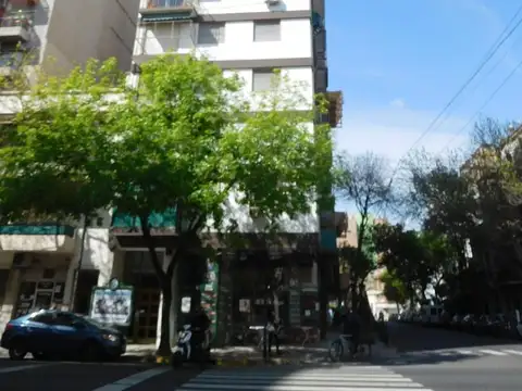 DEPARTAMENTO DE 2 AMBIENTES AL FRENTE CON BALCON