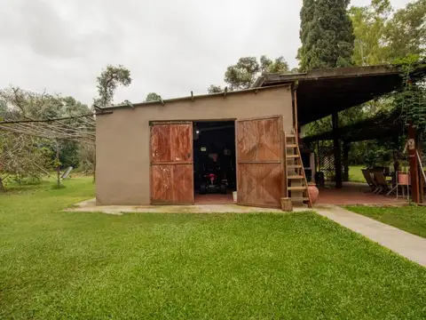 VENTA CHACRA CON CASA DE 4 AMB Y JACUZZI EN PILAR