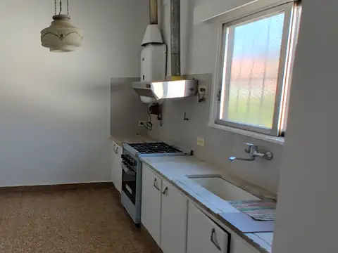 Departamento tipo PH (sin expensas) en alquiler 4 AMB