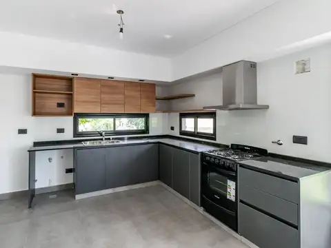 Venta 3 amb a estrenar con terraza y parrilla.