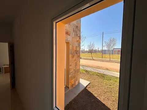 Casa 4 ambientes con 1 baño