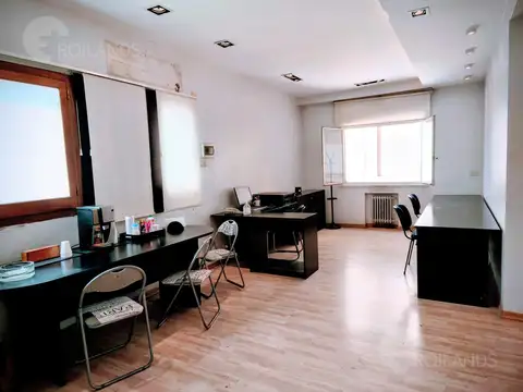 EN VENTA Oficina 98m2 Alsina 1300 Impecable estado  Muy luminosa Microcentro