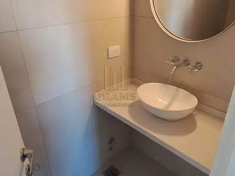 Venta de departamento CUATRO dormitorios, La Plata