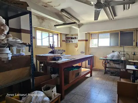 Venta Galpón 2 Plantas de 320.50 m2 en Caseros