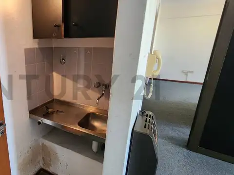 Avenida 13 entre 46 y 47 700, Piso 14