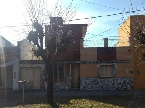 CASA 3 AMB. AMPLIO FONDO LIBRE OPORTUNIDAD 