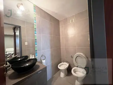 Amplia Oficina en Venta Vista al Frente Ed. Firenze