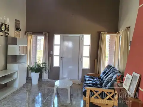 BARRIO URUGUAÍ CALLE PRIMEROS COLONOS ESQUINA CEIBO