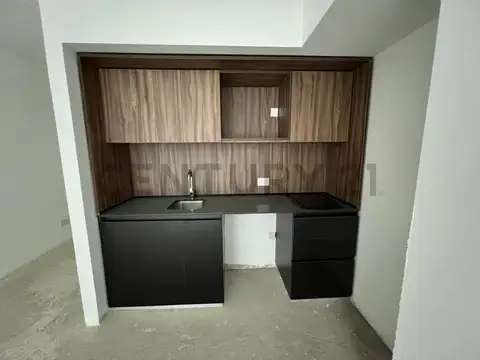 Suipacha 1000, Piso 4