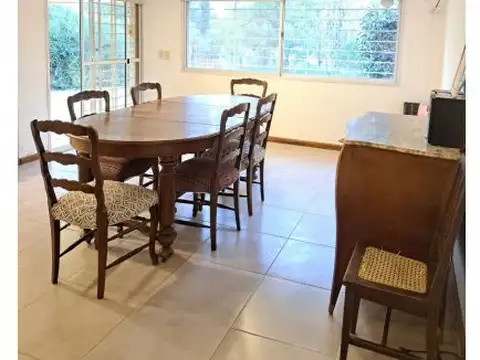 Casa 3 ambientes con 2 baños