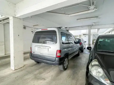 Constitucion al 2900, entre ambrosoni y white