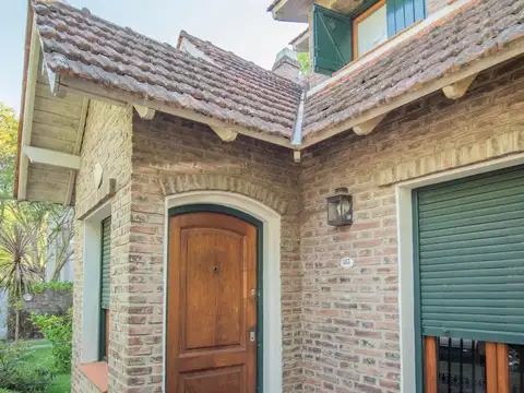 Casa 5 ambientes con 3 baños