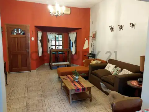 Casa 3 ambientes con 2 baños
